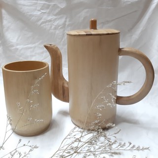 Bình đựng nước bằng tre