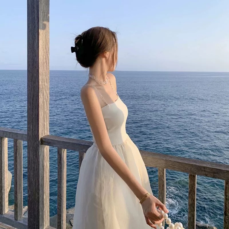 váy 2 dây thời trang mùa hè lãng mạn，Đầm voan retro trơn màu với thiết kế hở lưng và eo