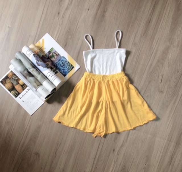 Set áo 2 dây và quần xoè ống rộng | BigBuy360 - bigbuy360.vn