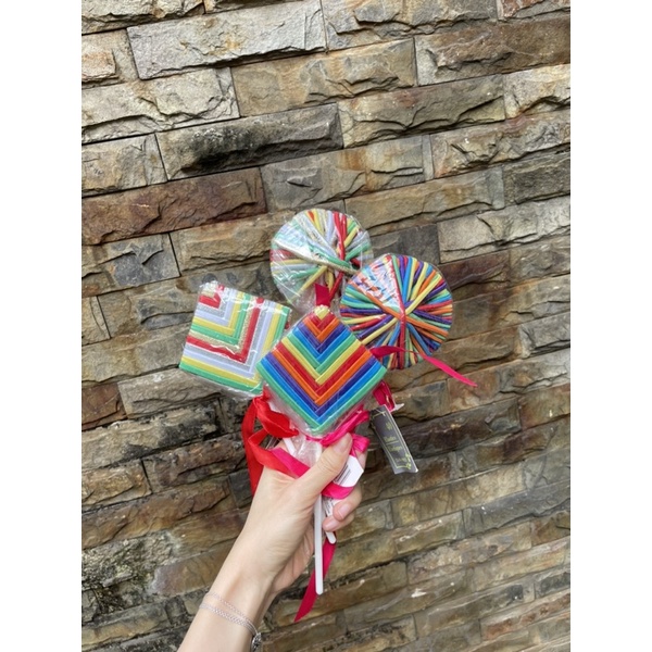 Cột tóc hình kẹo