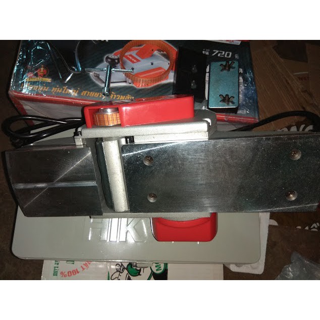 Máy bào gỗ Hikari 6C-90A madein Thái lan, bề rộng bào 90mm, 720w