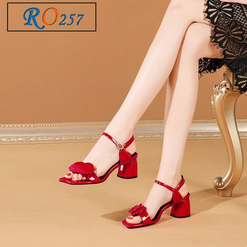 Giày sandal cao gót , phong cách thời trang hiện đại chính hãng ROSATA áp dụng mã voucher chỉ còn 145k