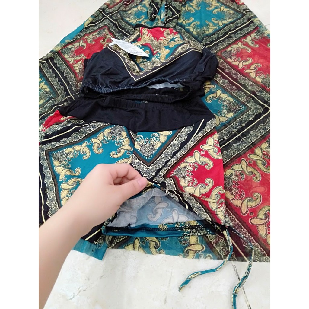 Bộ bikini kèm khăn choàng dành cho nữ