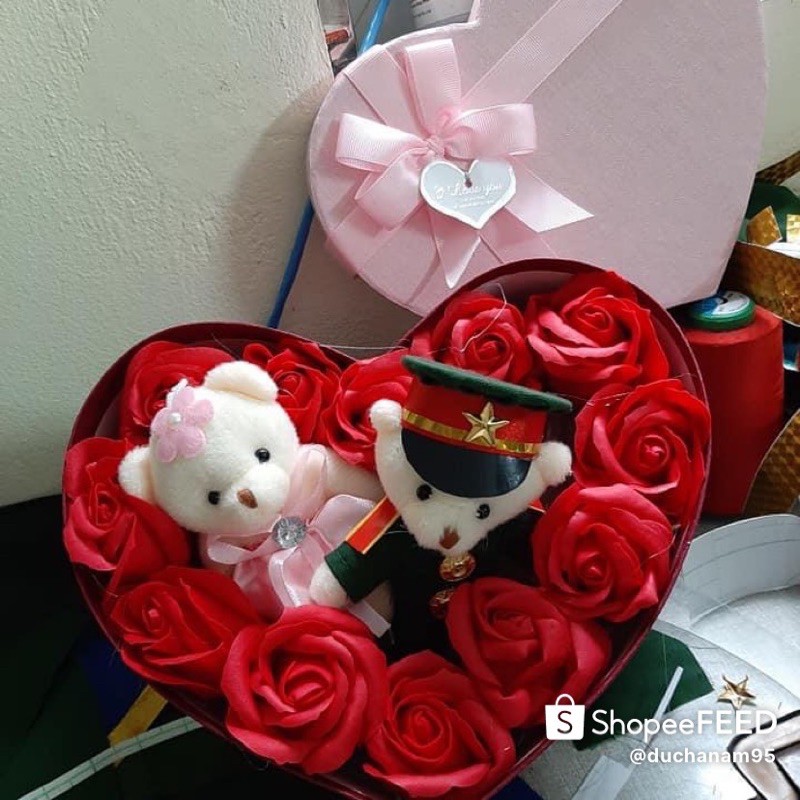 Gấu bông bội đội công an hộp trái tim