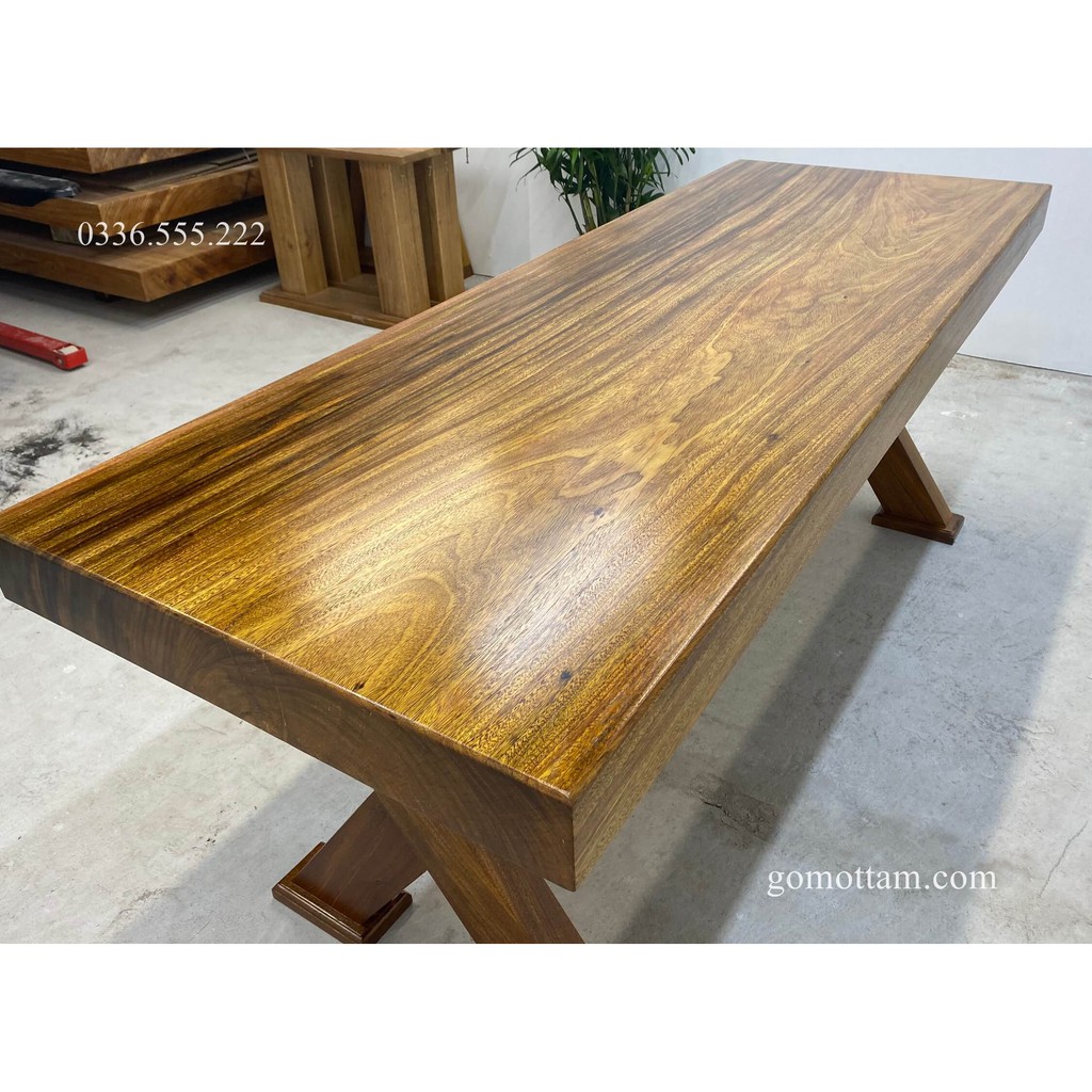 Bàn gỗ tự nhiên nguyên khối dày 10 phân