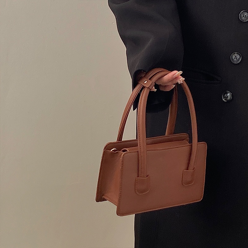 Túi Xách Hình Thoi Dễ Phối Đồ Thời Trang Cho Nữ