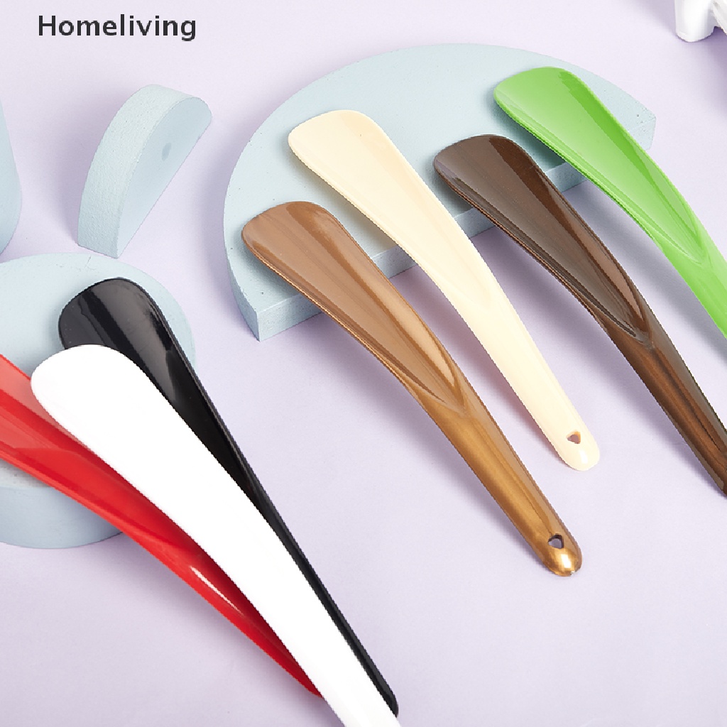 1 Dụng Cụ Hỗ Trợ Mang Giày Bằng Nhựa Có Tay Cầm Dài
