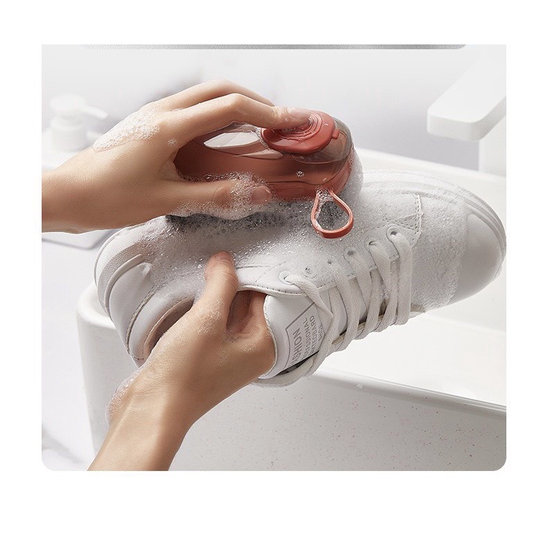 Bàn chải giặt đồ đa năng có bình chứa xà phòng và nút ấn tiện lợi