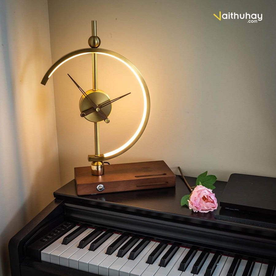 Đèn Trang Trí Đồng Hồ Vaithuhay Clock Lamp Tích Hợp Sạc Không Dây