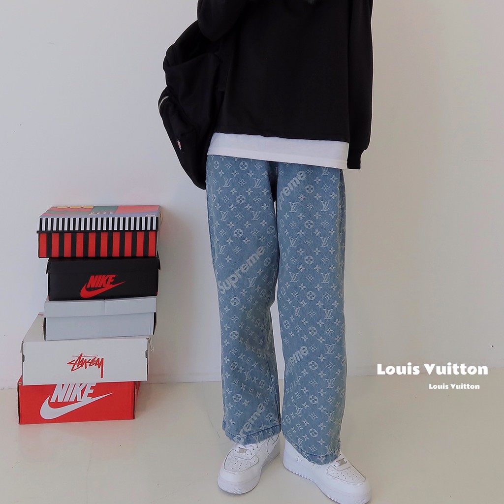 Quần jeans Louis Vuitton x Supreme FW21