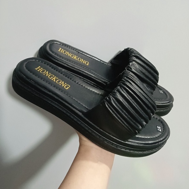 Dép nữ quai ngang bèo nhúm hai màu đen và trắng đế cao 3 cm cực xinh, hot 2022