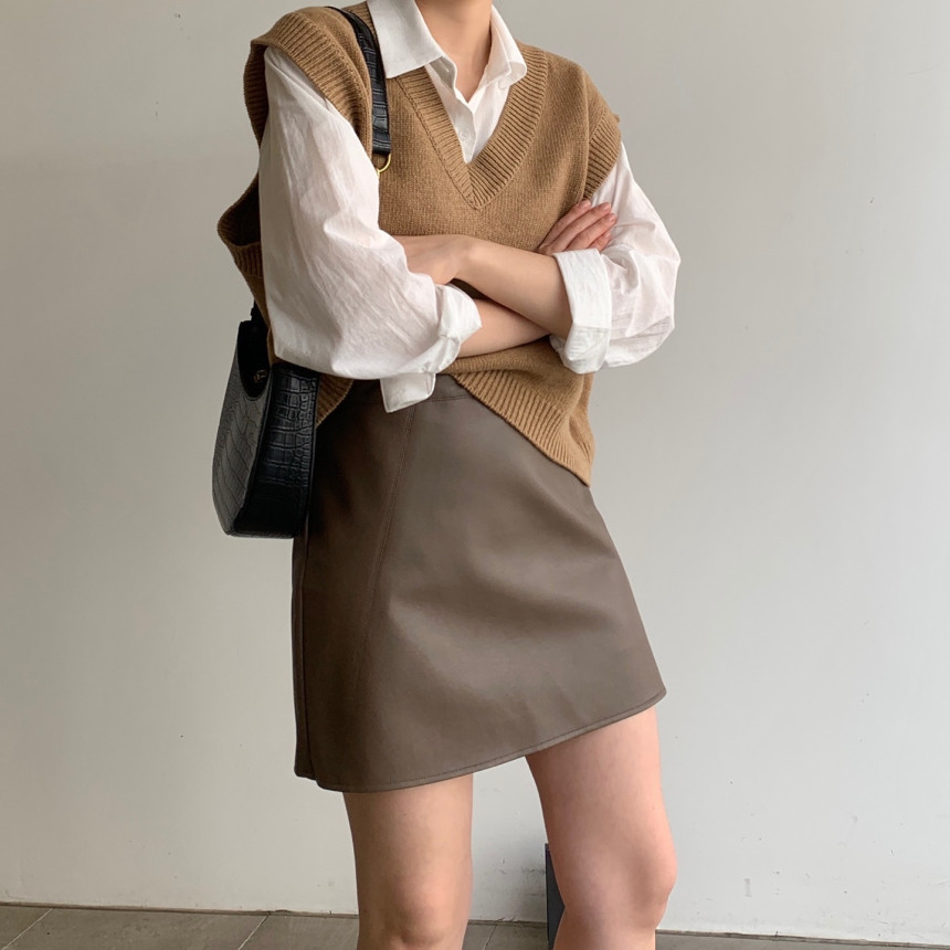 Set Áo Sơ Mi Trắng Tay Dài Cổ Chữ V + Chân Váy Lưng Cao Phong Cách Retro | BigBuy360 - bigbuy360.vn