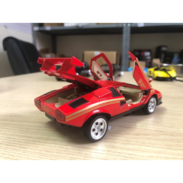 Mô hình xe cổ Lamborghini tỉ lệ 1:32 bằng hợp kim
