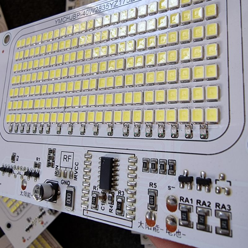bảng đèn led năng lượng mặt trời 40w dùng pin 3.7v