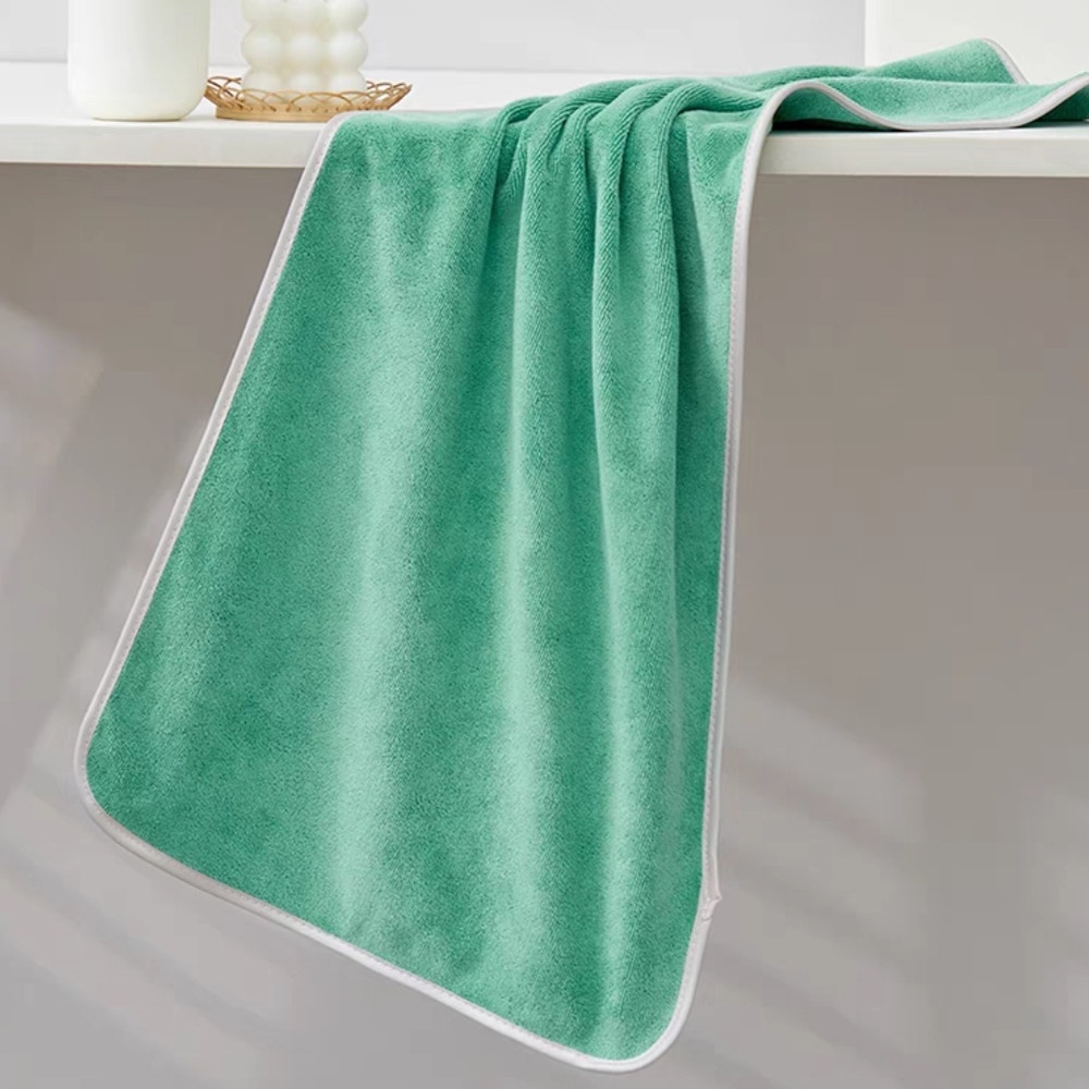 Khăn mặt bọc viền chất liệu lông cừu dày dặn mềm mịn