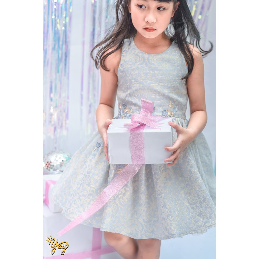 Váy Gấm Xanh Đính Hoa Cánh Tiên - Yay