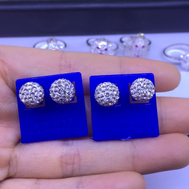 Khuyên tai cầu pha lê 6- 8li chốt bạc nmj