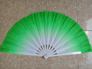 Quạt múa nhựa