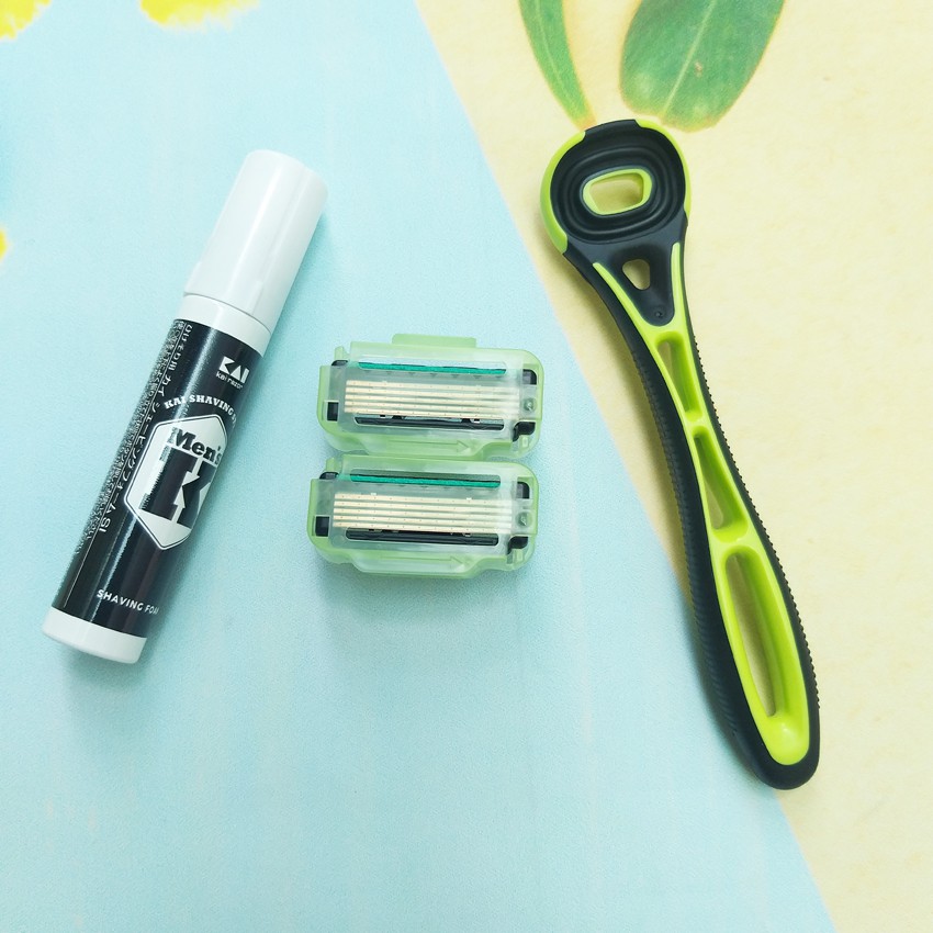 Kết quả hình ảnh cho Set dao cạo 5 lưỡi kép KAI (1 thân, 2 lưỡi, 1 hộp kem cạo)"