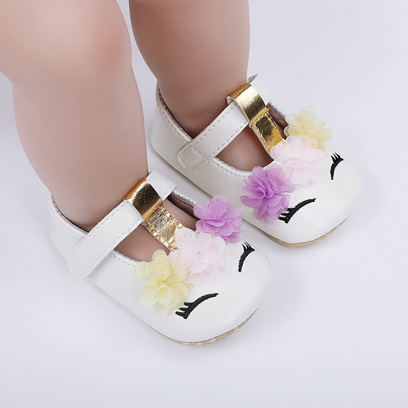 Giày Búp Bê Da PU Đế Mềm Đính Hoa Và Hình Kỳ Lân Dễ Thương Thời Trang Xuân Thu Cho Bé Gái 18 Tháng Tuổi