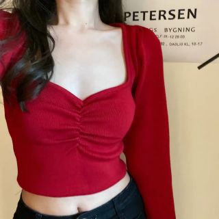 Áo len đỏ croptop