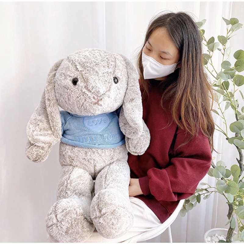 GẤU BÔNG THỎ MẶC ÁO LEN TAI DÀI