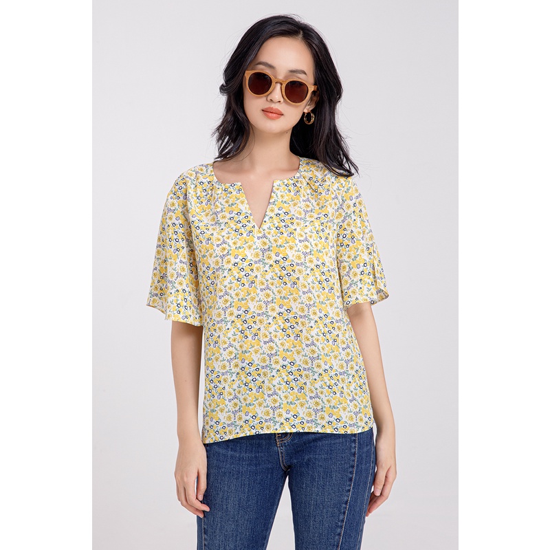 Áo kiểu nữ cổ vuông xẻ V họa tiết hoa , trang nhã, hiện đại Freelancer - FWBL21SS07L