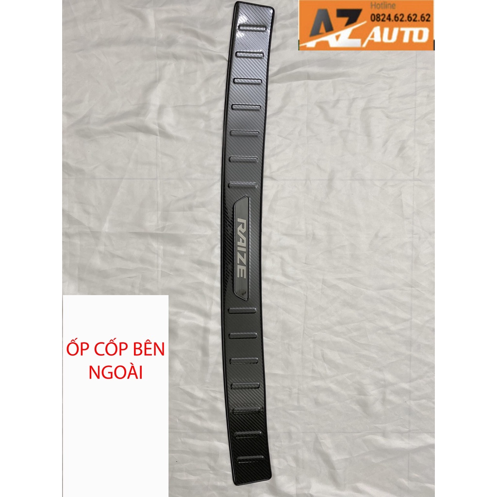 Ốp Chống trầy cốp Toyota Raize 2022 -2023  vân CARBON cao cấp