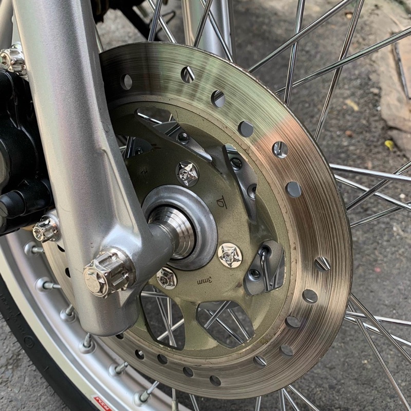 Ốc 8ly1.5 inox đầu ngôi sao salaya
