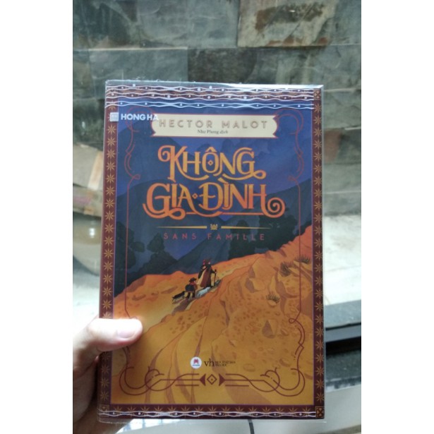 không gia đình bìa cứng