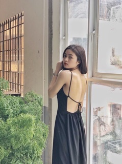 ĐẦM XẺ ĐEN ĐAN DÂY LƯNG SEXY