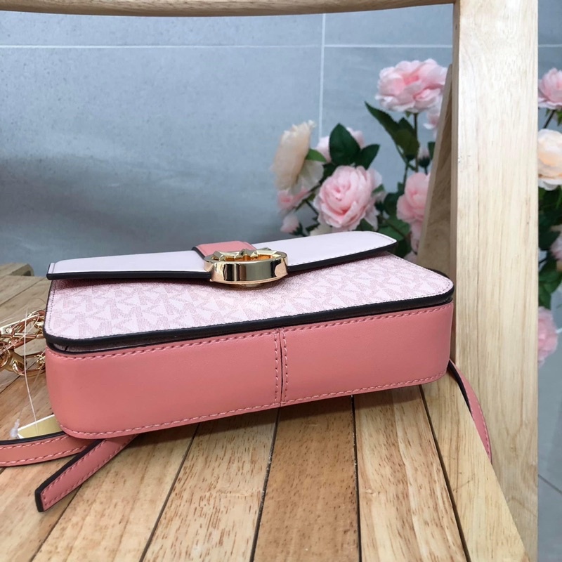 Túi đeo chéo nữ michael kors