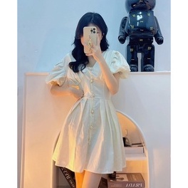 Váy trắng cổ V trước sau tay bồng khuy ngọc giữa | BigBuy360 - bigbuy360.vn