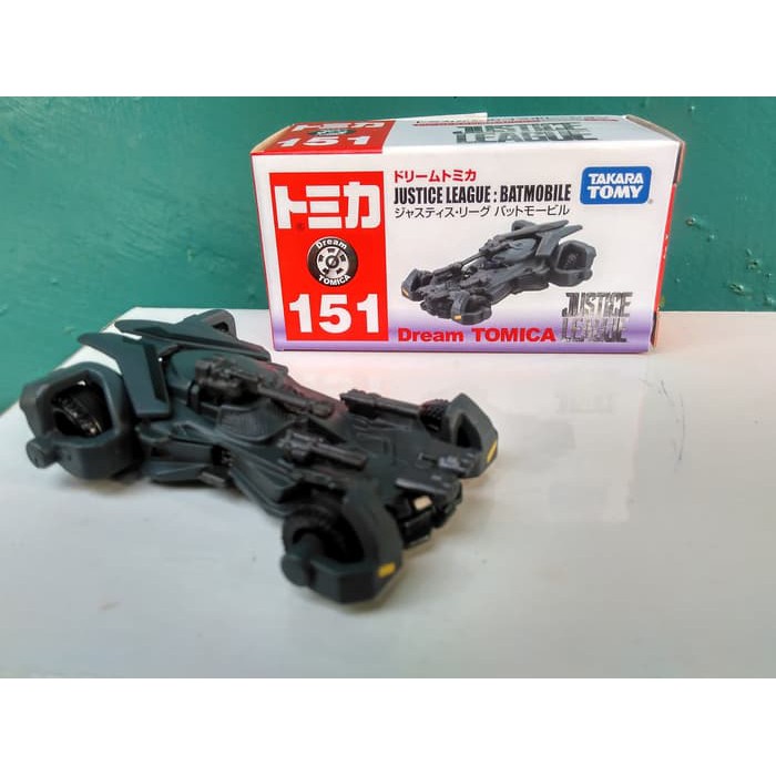 Mô hình xe đồ chơi Tomica Dream Justice League Batmobile No. 151