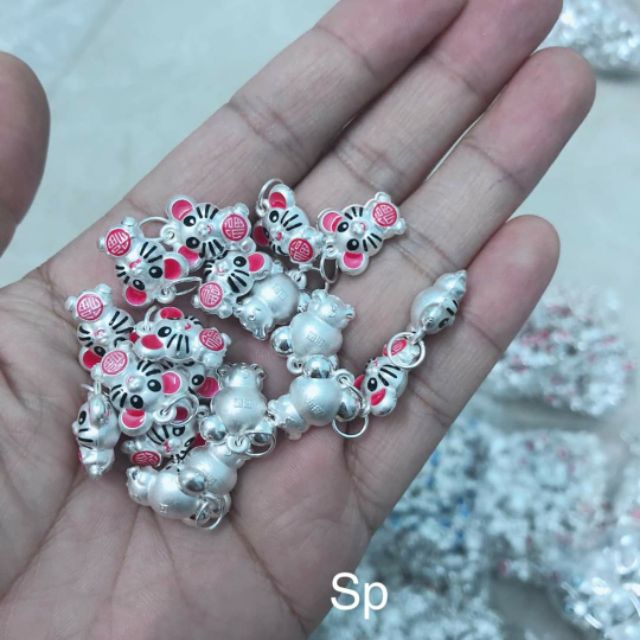 Charm con giáp chuột bạc mix vòng