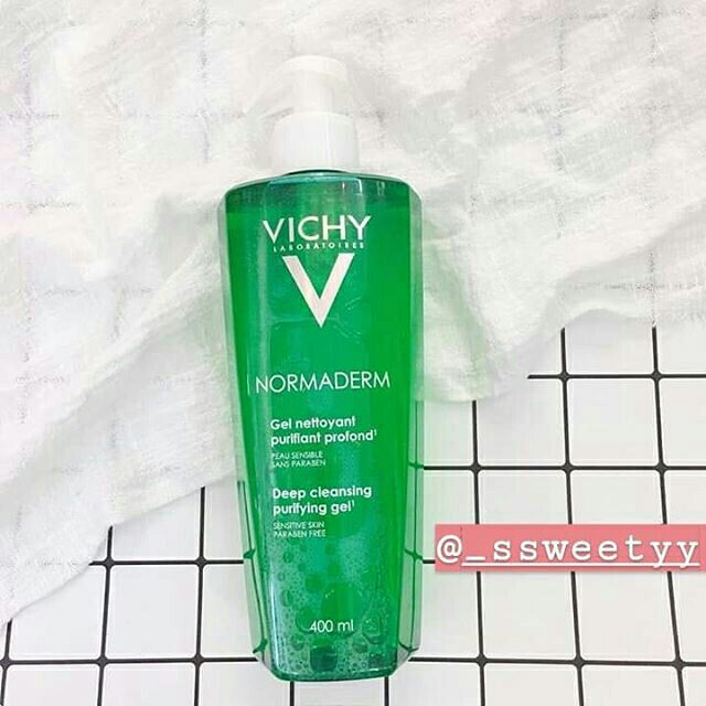 Sữa rửa mặt vichy