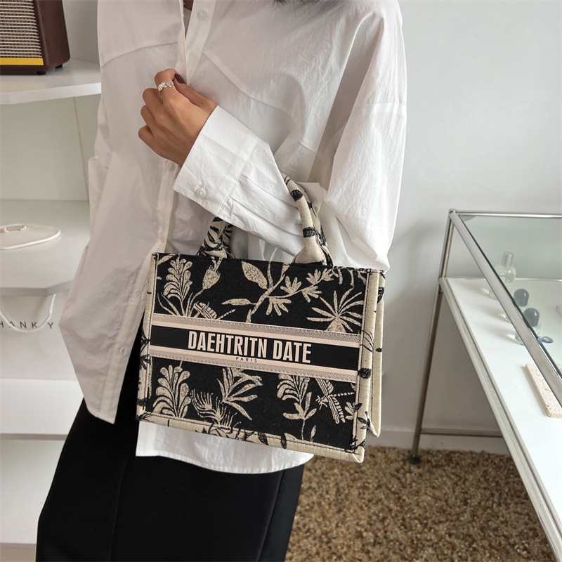 Túi Xách Đeo Vai Sức Chứa Lớn Mẫu Mới 2022 Thời Trang Mùa Hè Dành Cho Nữ
