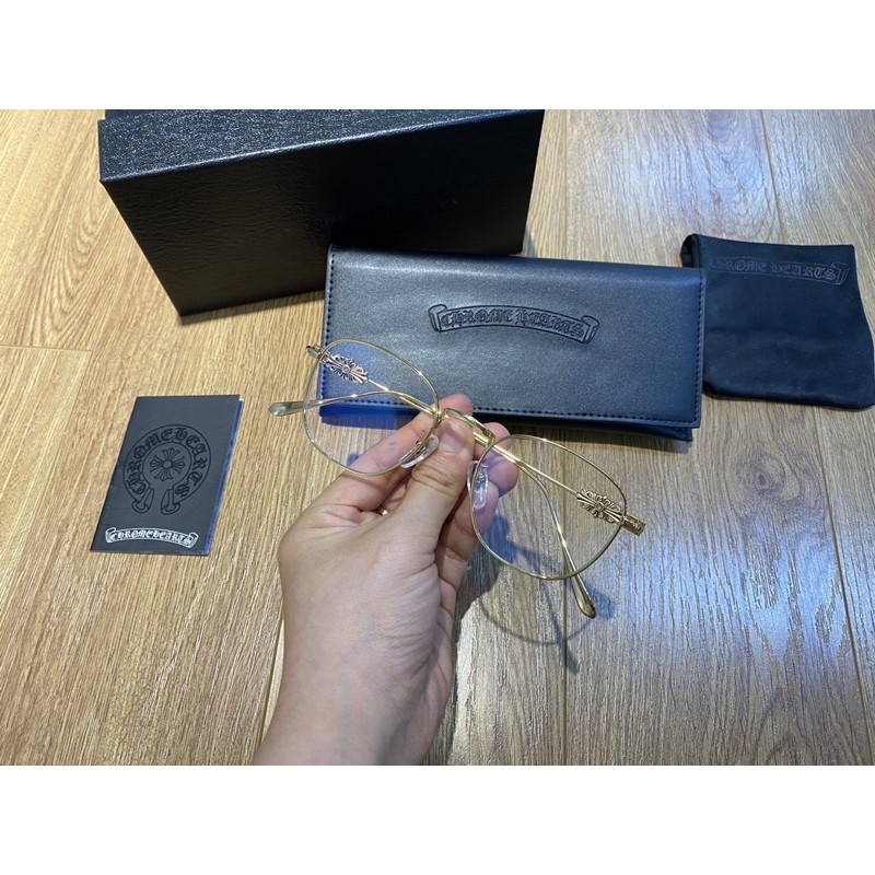 Kính mắt CHROMEHEARTS vintage gọng khắc họa tiết hoa giảm giá 70%