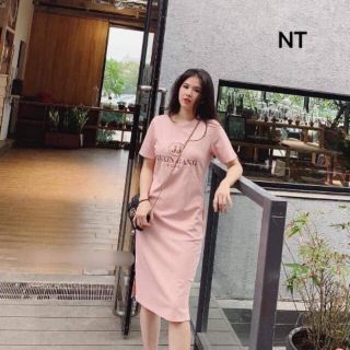 Đầm suông in chữ xẻ tà 2 bên