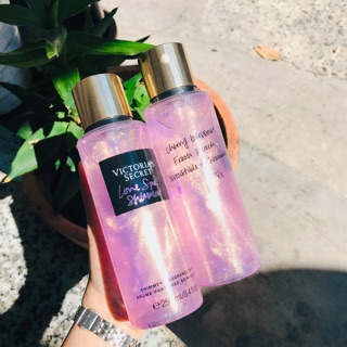 Xịt thơm nhũ Body Mist Victoria’s Secret Love Spell Shimmer 250ml