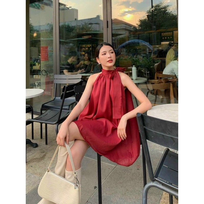 ĐẦM OGANZA NƠ CỔ