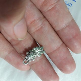 Charm treo hinh con cá 10 cai