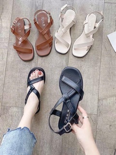 Sandal nữ.