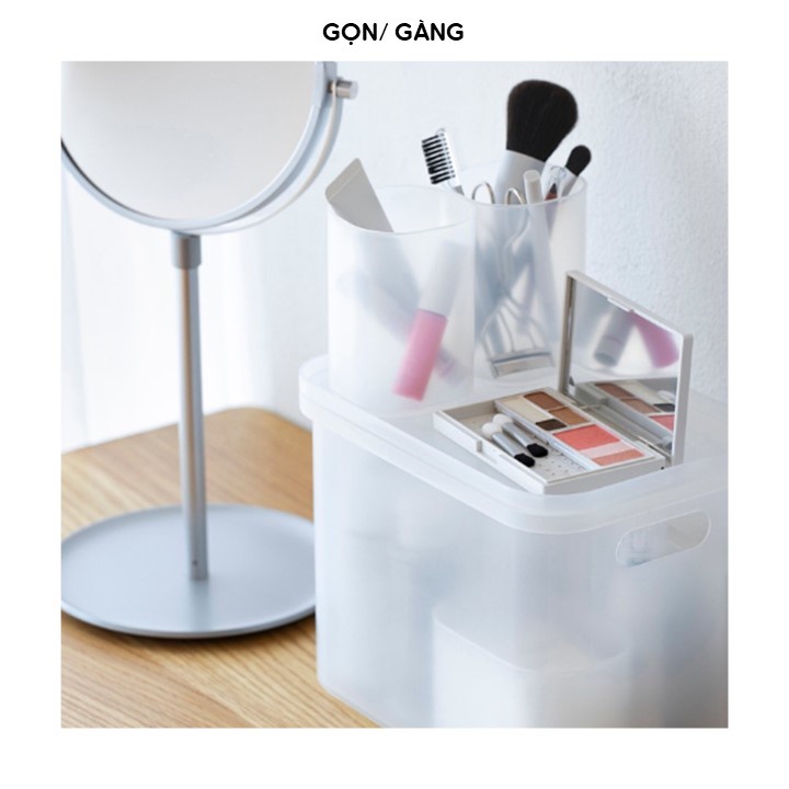 Hộp đựng cọ trang điểm mỹ phẩm 4 ngăn chéo để bàn bằng nhựa Gọn Gàng