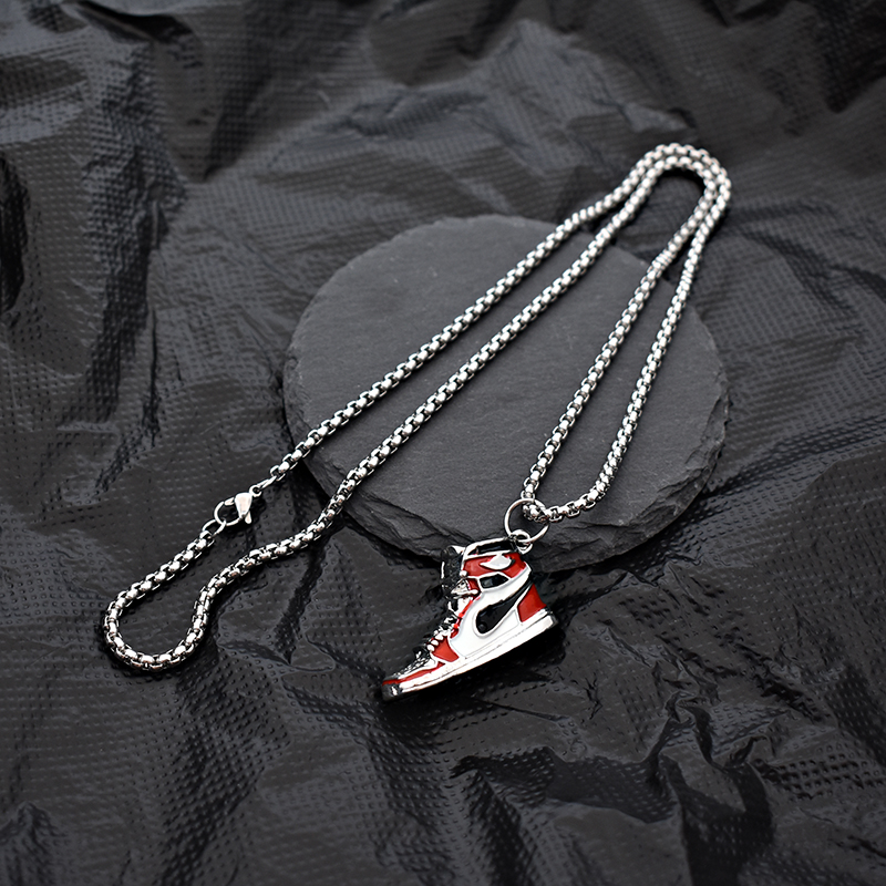Dây chuyền phối mặt hình giày bóng rổ thời trang hip hop cá tính