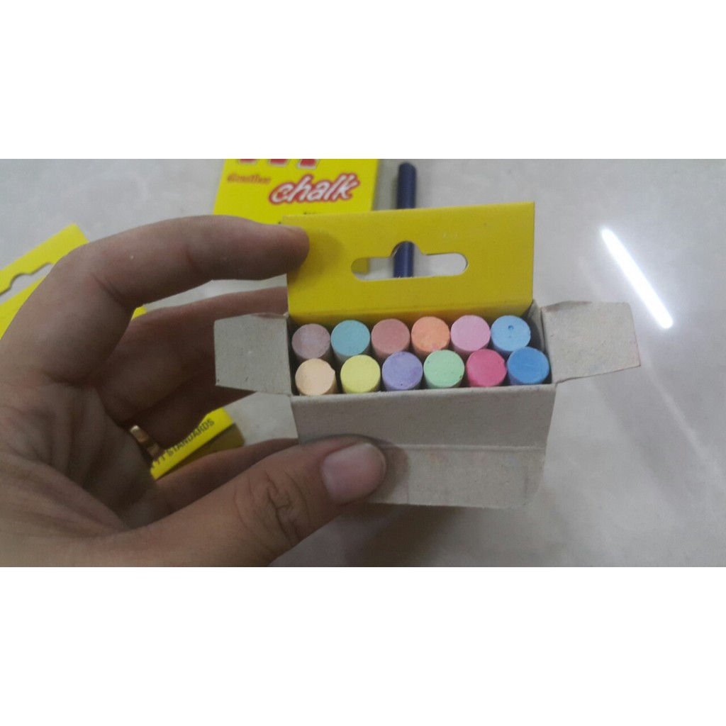 Phấn viết bảng siêu nhẹ 12 cây