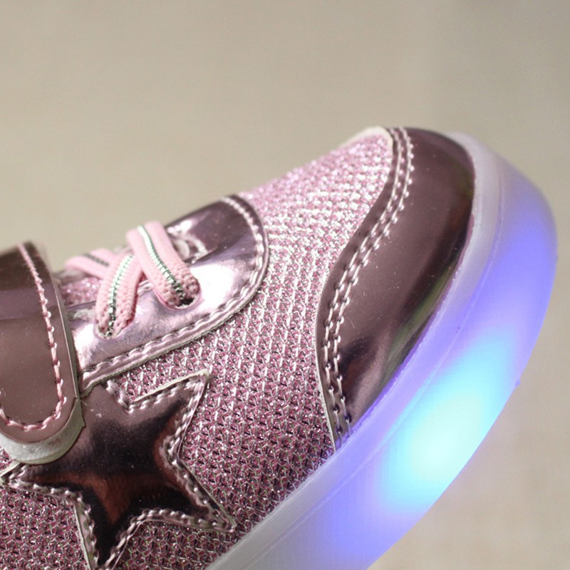 Giày chống trượt đèn LED cho bé trai