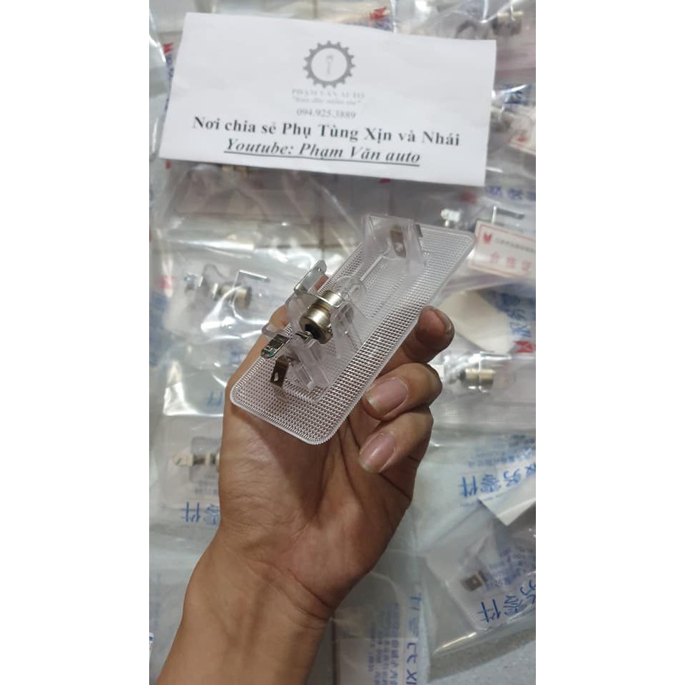 Đèn trần Ford Transit CHÍNH HÃNG lắp phía sau mã YC1513776CB Phạm Văn auto