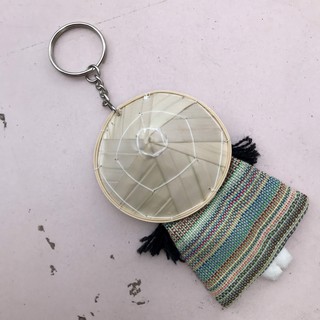 Móc khóa búp bê đội nón lá
