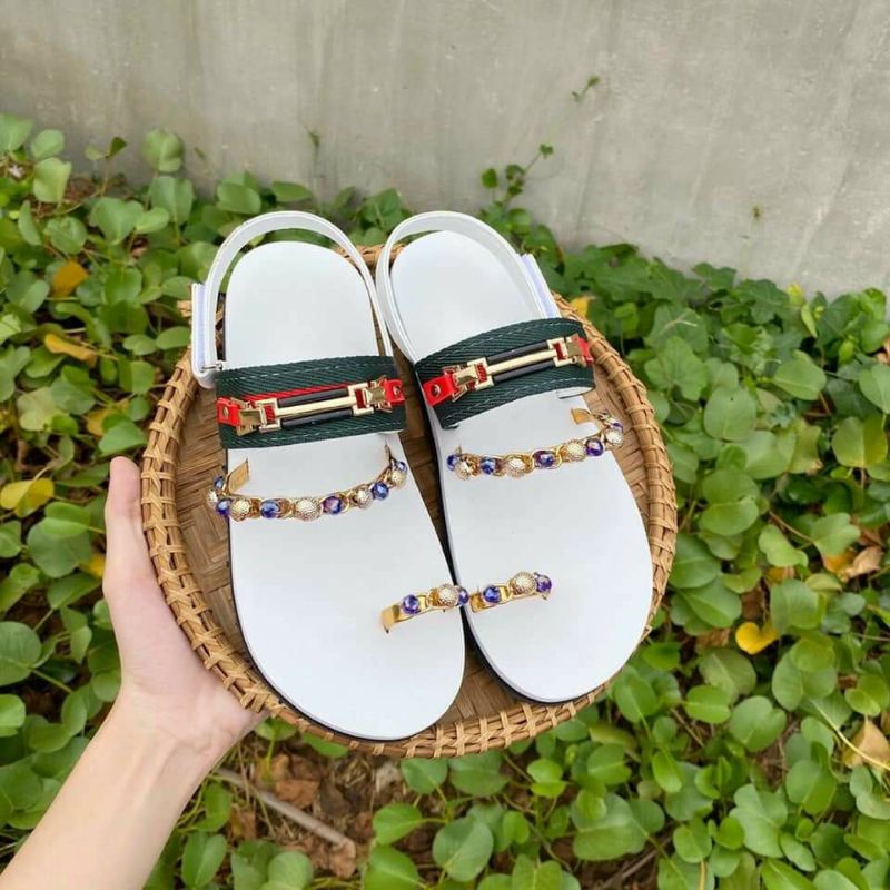 Sandal phối ngọc xỏ ngón